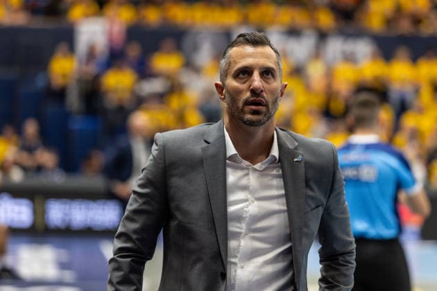 GER, ENBL VIMODROM Final 4, Semifinal 2, SYNTAINICS MBC Manchester Basketball 22 04 2026, Stadthalle, Weißenfels, GER, ENBL VIMODROM Final 4, Semifinal 2, SYNTAINICS MBC Manchester Basketball Matthew Otten Head Coach , Manchester Basketball  Photo Alexander Trienitz Weißenfels Stadthalle Sachsen Anhalt Germany