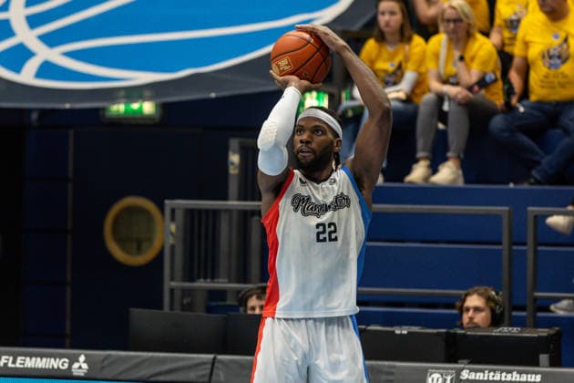 GER, ENBL VIMODROM Final 4, Semi-Final 2, SYNTAINICS MBC Manchester Basketball 22 04 2026, Stadthalle, Weißenfels, GER, ENBL VIMODROM Final 4, Semi-Final 2, SYNTAINICS MBC Manchester Basketball Tim Adetukasi Manchester Basketball, 22 Â Photo Alexander Trienitz Weißenfels Stadthalle Sachsen Anhalt Germany