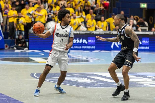 GER, ENBL VIMODROM Final 4, Semi-Final 2, SYNTAINICS MBC Manchester Basketball 22 04 2026, Stadthalle, Weißenfels, GER, ENBL VIMODROM Final 4, Semi-Final 2, SYNTAINICS MBC Manchester Basketball Jordon Johnson Manchester Basketball, 11 , Charles Callison Syntainics MBC, 23 Â Photo Alexander Trienitz Weißenfels Stadthalle Sachsen Anhalt Germany