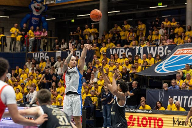 GER, ENBL VIMODROM Final 4, Semi-Final 2, SYNTAINICS MBC Manchester Basketball 22 04 2026, Stadthalle, Weißenfels, GER, ENBL VIMODROM Final 4, Semi-Final 2, SYNTAINICS MBC Manchester Basketball Andrew Harrison Syntainics MBC, 2 Â Photo Alexander Trienitz Weißenfels Stadthalle Sachsen Anhalt Germany