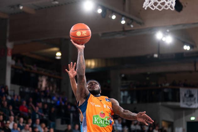 TJ Crockett Jr Rostock Seawolves, 0 on lay-up, GER, Veolia Towers Hamburg vs Rostock Seawolves, Basketball, Bundesliga, Matchday 13, Season 2025 2026, 22 04 2026 GER, Veolia Towers Hamburg vs Rostock Seawolves, Basketball, Bundesliga, Matchday 13, Season 2025 2026, 22 04 2026 Hamburg Copyright: xEibner-Pressefoto MaxxVincenx EP_MVN