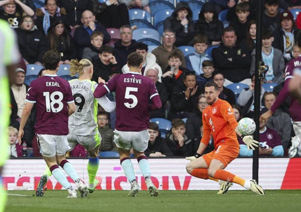 Burnley v Manchester City, FA Premier League 22.04.26 Burnley v Manchester City, FA Premier League Bradley Ormesher The Times Erling Haaland of Manchester City scores and celebrates scoring his teams 1st goal 0-1  Copyright: xBradleyxOrmesherx NINTCHDBPICT001075437216