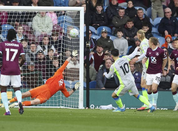 Burnley v Manchester City, FA Premier League 22.04.26 Burnley v Manchester City, FA Premier League Bradley Ormesher The Times Rayan Cherki of Manchester City effort saved by Martin Dubravka of Burnley  Copyright: xBradleyxOrmesherx NINTCHDBPICT001075437286