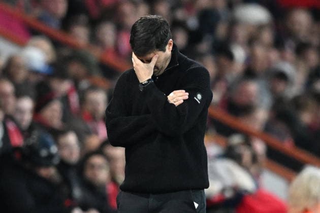 Bournemouth v Leeds United, Premier League AFC Bournemouth manager Andoni Iraola has his hand on his head during the Premier League match between Bournemouth and Leeds United at the Vitality Stadium, Bournemouth, UK on 22 April 2026. Bournemouth Vitality Stadium Dorset UK Editorial use only DataCo restrictions apply See www.football-dataco.com , Copyright: xGrahamxHuntx PSI-24147-0046