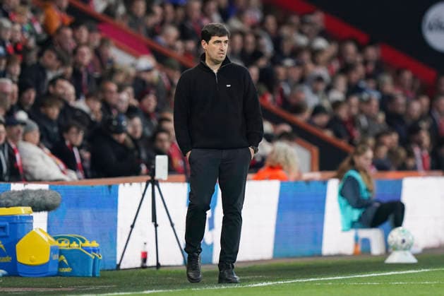 AFC Bournemouth v Leeds United, Premier League Bournemouth Manager Andoni Iraola ESP reacts and gestures during the AFC Bournemouth v Leeds United Premier League match at Vitality Stadium, Bournemouth, England on 22 April 2026 Credit: Robbie Hoad Every Second Media Editorial use only. All images are copyright Every Second Media Limited. No images may be reproduced without prior permission. All rights reserved. Premier League and Football League images are subject to licensing agreements with Football DataCo Limited. see https: www.football-dataco.com Copyright: xIMAGO EveryxSecondxMediax ESM-1935-0014 RobbiexHoadx xEveryxSecondxMediax