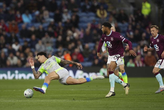 Burnley v Manchester City, FA Premier League 22.04.26 Burnley v Manchester City, FA Premier League Bradley Ormesher The Times Nico O Reilly of Manchester City and Josh Laurent of Burnley  Copyright: xBradleyxOrmesherx NINTCHDBPICT001075442216