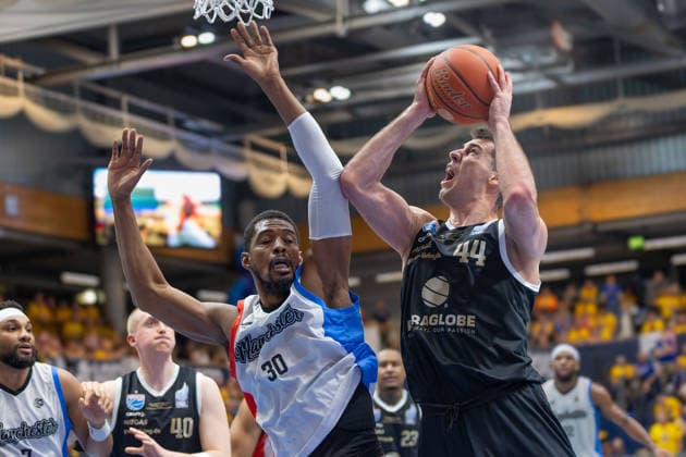 Duke Shelton MCR, 30 , Jure Planinic MBC, 44 , Syntainics MBC vs Manchester Basketball, European North Basketball League, Final Four, Semi-Final 2025 26, Germany England, 22 04 2026 Weissenfels Stadthalle Sachsen Anhalt Germany