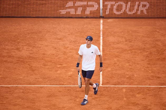 Mutua Madrid Open - Day Three Rafael Jodar of Spain looks on against Jesper De Jong of Netherlands during the MenÕs Singles match on day three of the Mutua Madrid Open at Caja Magica on April 22, 2026, in Madrid, Spain. Madrid Caja Magica Madrid Spain RL_MMO2K26_000598 Copyright: xRicardoxLarreinax