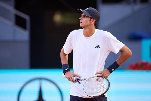 Mutua Madrid Open - Day Three Rafael Jodar of Spain looks on against Jesper De Jong of Netherlands during the MenÕs Singles match on day three of the Mutua Madrid Open at Caja Magica on April 22, 2026, in Madrid, Spain. Madrid Caja Magica Madrid Spain RL_MMO2K26_000601 Copyright: xRicardoxLarreinax