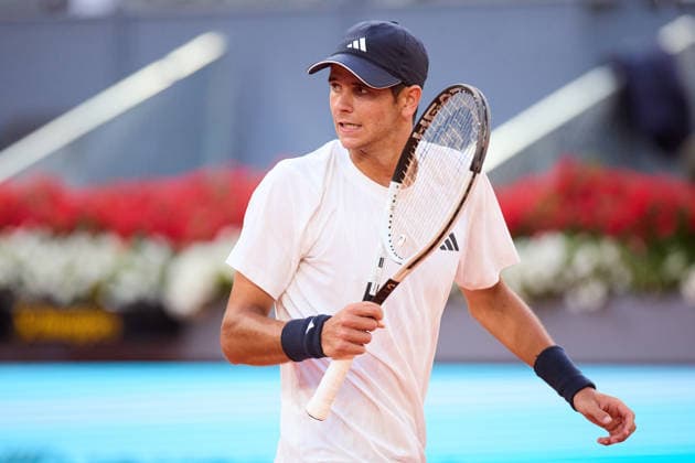 Mutua Madrid Open - Day Three Rafael Jodar of Spain reacts against Jesper De Jong of Netherlands during the MenÕs Singles match on day three of the Mutua Madrid Open at Caja Magica on April 22, 2026, in Madrid, Spain. Madrid Caja Magica Madrid Spain RL_MMO2K26_000618 Copyright: xRicardoxLarreinax