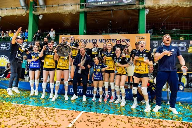 22 04 2026, GER, Volleyball, 1 Bl, Women, Season 25 26, Final PlayOff Best of 5 , VfB 91 Suhl Lotto Thueringen Dresdner SC der VfB 91 Suhl Lotto Thueringen gewinnt die PlayOffs 98527 Suhl Sporthalle Wolfsgrube Thüringen Germany
