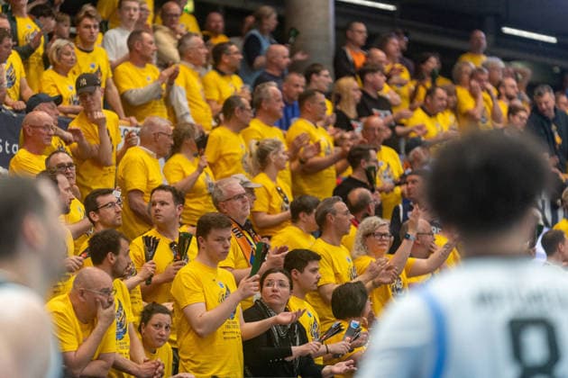 Weissenfels fans support their team in the final minutes of the match GER, Syntainics MBC vs Manchester Basketball Club, Basketball, European North Basketball League, Semi-finals, 2025 2026 season, 22 04 2026 GER, Syntainics MBC vs Manchester Basketball Club, Basketball, European North Basketball League, Semi-finals, 2025 2026 season, 22 04 2026 Weissenfels Copyright: xEibner-Pressefoto PiaxSchindlerx EP_PSR
