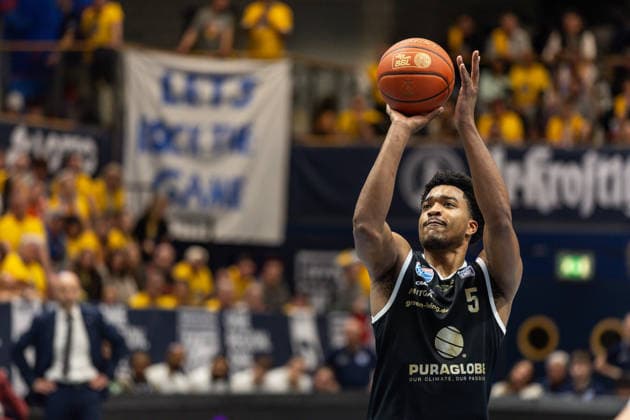 GER, ENBL VIMODROM Final 4, Semifinal 2, SYNTAINICS MBC Manchester Basketball 22 04 2026, Stadthalle, Weißenfels, GER, ENBL VIMODROM Final 4, Semifinal 2, SYNTAINICS MBC Manchester Basketball Marcus Foster Syntainics MBC, 5 on a free throw Â Photo Alexander Trienitz Weißenfels Stadthalle Sachsen Anhalt Germany