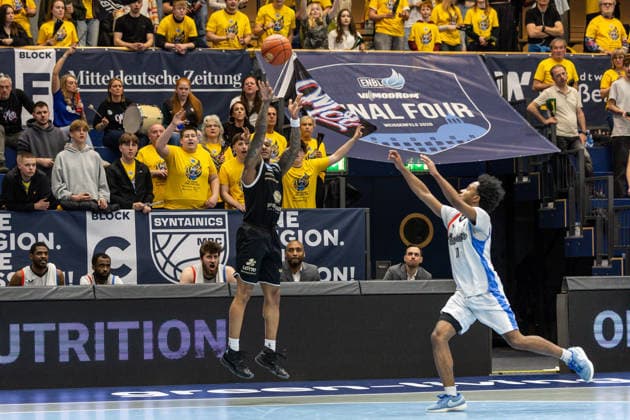 GER, ENBL VIMODROM Final 4, Semi-Final 2, SYNTAINICS MBC Manchester Basketball 22 04 2026, Stadthalle, Weißenfels, GER, ENBL VIMODROM Final 4, Semi-Final 2, SYNTAINICS MBC Manchester Basketball Charles Callison Syntainics MBC, 23 , Jordon Johnson Manchester Basketball, 11 Â Photo Alexander Trienitz Weißenfels Stadthalle Sachsen Anhalt Germany