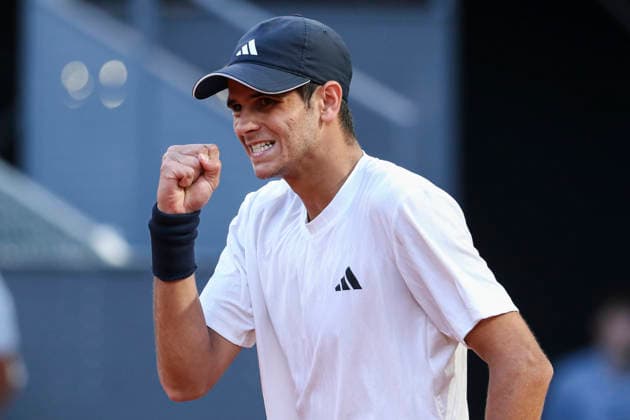 April 22, 2026, Madrid, Madrid, Spain: Rafael Jodar of Spain reacts against Jesper de Jong of Netherlands during the Mutua Madrid Open 2026, ATP, Tennis Herren Masters 1000 and WTA, Tennis Damen 1000, at La Caja Magica on April 22, 2026 in Madrid, Spain. Madrid Spain - ZUMAa181 20260422_zaa_a181_418 Copyright: xIrinaxR.xHipolitox