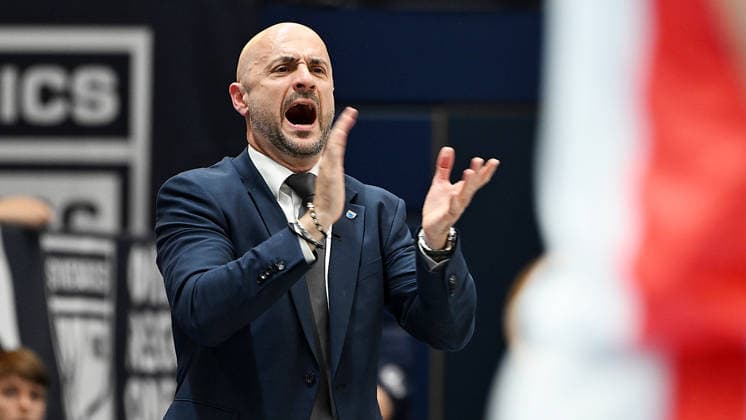 Basketball, ENBL VIMODROM Final Four 2026, semi-final, SYNTAINICS MBC Mitteldeutscher Basketball Club Weissenfels vs Manchester Basketball 22 04 2026 86 89 49 42 Milenko Bogicevic Head Coach Syntainics MBC gestures during the game MBC Weißenfels vs Manchester Basketball 22 04 2026 Weißenfels Saxony Anhalt Germany Stadthalle Weißenfels