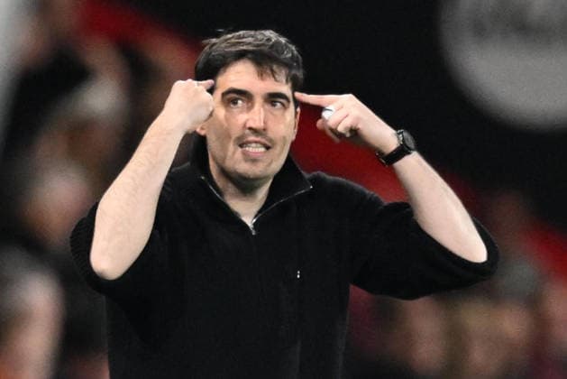 Bournemouth v Leeds United, Premier League AFC Bournemouth manager Andoni Iraola gestures during the Premier League match between Bournemouth and Leeds United at the Vitality Stadium, Bournemouth, UK on 22 April 2026. Bournemouth Vitality Stadium Dorset UK Editorial use only DataCo restrictions apply See www.football-dataco.com , Copyright: xGrahamxHuntx PSI-24147-0143
