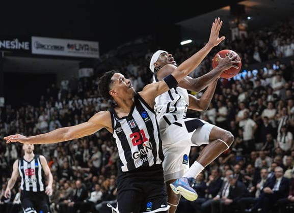 Besiktas GAIN v Cosea JL Bourg - BKT EuroCup Final ISTANBUL, TURKIYE - APRIL 22: Anthony Brown (21) of Besiktas in action against Assemian Moulare of Cosea JL Bourg during the BKT EuroCup Final Game 1 match between Besiktas GAIN and Cosea JL Bourg at Besiktas GAIN Complex on April 22, 2026 in Istanbul, Turkiye. Esra Bilgin Anadolu Istanbul Turkey. Editorial use only. Please get in touch for any other usage.  Copyright: x2026xAnadoluxEsraxBilginx