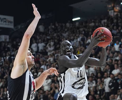 Besiktas GAIN v Cosea JL Bourg - BKT EuroCup Final ISTANBUL, TURKIYE - APRIL 22: Ante Zizic of Besiktas in action against Both Gach (11) of Cosea JL Bourg during the BKT EuroCup Final Game 1 match between Besiktas GAIN and Cosea JL Bourg at Besiktas GAIN Complex on April 22, 2026 in Istanbul, Turkiye. Esra Bilgin Anadolu Istanbul Turkey. Editorial use only. Please get in touch for any other usage.  Copyright: x2026xAnadoluxEsraxBilginx