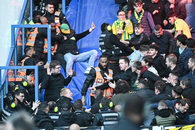 Incidents In The Nantes Supporters Section At Psg v Nantes - Paris Incidents in the Nantes supporters section at the Parc des Princes with clashes breaking out between hooded fans and security guards in Paris, France on April 22, 2026. Photo by Florian Poitout ABACAPRESS.COM Paris France  Copyright: xPoitoutxFlorian ABACAx