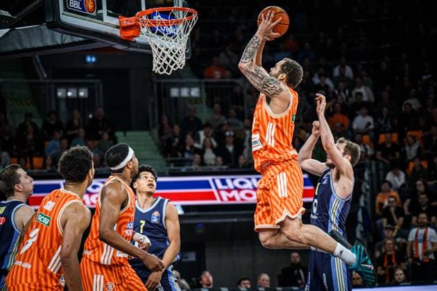 Neu Ulm, Germany, 22 04 26 Christopher Ledlum ratiopharm ulm and Malte Delow ALBA Berlin battle for the ball during the Basketball Bundesliga match between ratiopharm ulm vs ALBA Berlin at the ratiopharm Arena on April 22, 2026 in Neu Ulm, Germany Photo by Harry Langer DeFodi Images ratiopharm Arena, Germany, 22 04 26 Christopher Ledlum ratiopharm ulm and Malte Delow ALBA Berlin battle for the ball during the Basketball Bundesliga match between ratiopharm ulm vs ALBA Berlin at Neu Ulm on April 22, 2026 in ratiopharm Arena, Germany Photo by Harry Langer DeFodi Images Photo by Harry Langer DeFodi Images