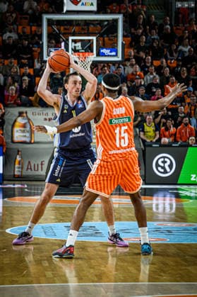 Neu Ulm, Germany, 22 04 26 Moses Wood ALBA Berlin and Justin Simon ratiopharm ulm battle for the ball during the Basketball Bundesliga match between ratiopharm ulm vs ALBA Berlin at ratiopharm Arena on April 22, 2026 in Neu Ulm, Germany Photo by Harry Langer DeFodi Images ratiopharm Arena, Germany, 22 04 26 Moses Wood ALBA Berlin and Justin Simon ratiopharm ulm battle for the ball during the Basketball Bundesliga match between ratiopharm ulm vs ALBA Berlin at Neu Ulm on April 22, 2026 in ratiopharm Arena, Germany Photo by Harry Langer DeFodi Images Photo by Harry Langer DeFodi Images