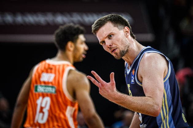 Neu Ulm, Germany, 22 04 26 Martin Hermannsson ALBA Berlin gestures during the Basketball Bundesliga match between ratiopharm ulm vs ALBA Berlin at ratiopharm Arena on April 22, 2026 in Neu Ulm, Germany Photo by Harry Langer DeFodi Images ratiopharm Arena, Germany, 22 04 26 Martin Hermannsson ALBA Berlin gestures during the Basketball Bundesliga match between ratiopharm ulm vs ALBA Berlin at Neu Ulm on April 22, 2026 in ratiopharm Arena, Germany Photo by Harry Langer DeFodi Images Photo by Harry Langer DeFodi Images