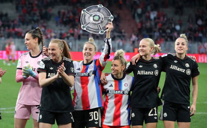 Goalkeeper Maria Luisa Grohs, Stine Ballisager, Carolin Simon with championship trophy dummy, Linda Dallmann, Pernille Harder, Giulia Gwinn, FC Bayern women cheer and celebrate the German Championship German Champion Sport Football Football 1 Bundesliga Women Women 23 Matchday Season 2025 2026 22 04 2026 1 FC Union Berlin vs FC Bayern München FCB DFL regulations prohibit any use of photographs as image sequences and or quasi video