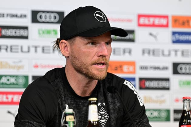 23.04.2026; Moenchengladbach; Fussball, Herren, Saison 2025 2026, Pressekonferenz Borussia Moenchengladbach vor dem Spiel beim VfL Wolfsburg Eugen Polanski (Trainer Gladbach) DFL regulations prohibit any use of photographs as image sequences and or quasi-video. Borussia-Park NRW Deutschland *** 23 04 2026 Moenchengladbach Fußball, Herren, Saison 2025 2026, Pressekonferenz Borussia Moenchengladbach vor dem Spiel beim VfL Wolfsburg Eugen Polanski Trainer Gladbach DFL regulations prohibit any use of photographs as image sequences and or quasi video Borussia Park NRW Deutschland