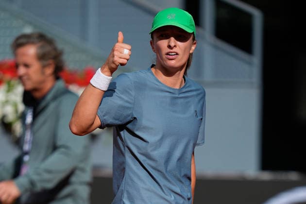 April 23, 2026, Madrid, Madrid, Spain: Iga Swiatek of Poland practices during the Mutua Madrid Open 2026, ATP, Tennis Herren Masters 1000 and WTA, Tennis Damen 1000, at La Caja Magica on April 23, 2026 in Madrid, Spain. Madrid Spain - ZUMAa181 20260423_zaa_a181_022 Copyright: xDennisxAgyemanx