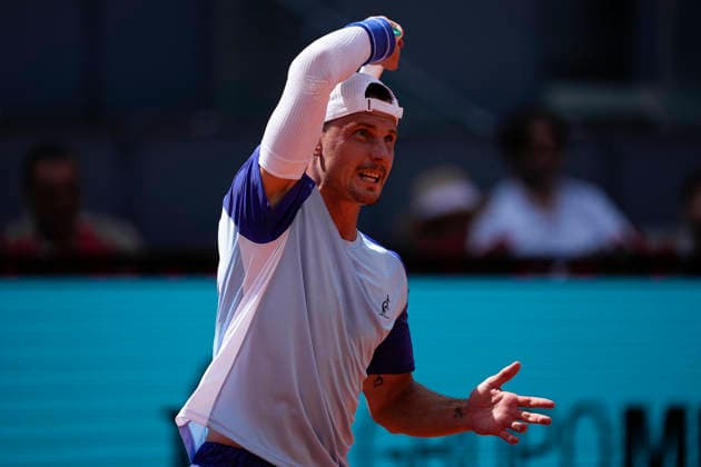 April 23, 2026, Madrid, Madrid, Spain: Marton Fucsovics of Hungary plays against Pablo Carreno of Spain during the Mutua Madrid Open 2026, ATP, Tennis Herren Masters 1000 and WTA, Tennis Damen 1000, at La Caja Magica on April 23, 2026 in Madrid, Spain. Madrid Spain - ZUMAa181 20260423_zaa_a181_026 Copyright: xOscarxJ.xBarrosox
