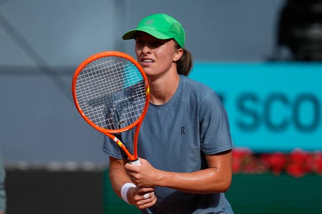 April 23, 2026, Madrid, Madrid, Spain: Iga Swiatek of Poland practices during the Mutua Madrid Open 2026, ATP, Tennis Herren Masters 1000 and WTA, Tennis Damen 1000, at La Caja Magica on April 23, 2026 in Madrid, Spain. Madrid Spain - ZUMAa181 20260423_zaa_a181_060 Copyright: xDennisxAgyemanx