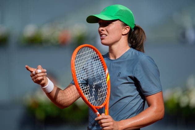 April 23, 2026, Madrid, Madrid, Spain: Iga Swiatek of Poland practices during the Mutua Madrid Open 2026, ATP, Tennis Herren Masters 1000 and WTA, Tennis Damen 1000, at La Caja Magica on April 23, 2026 in Madrid, Spain. Madrid Spain - ZUMAa181 20260423_zaa_a181_070 Copyright: xDennisxAgyemanx