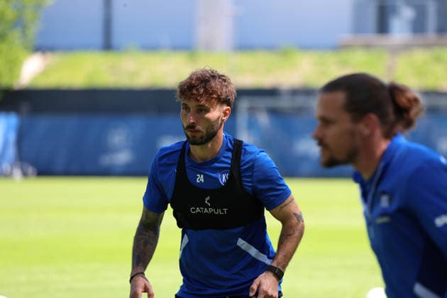 23 04 2026, xrekx, Soccer 2 Bundesliga, Karlsruher SC Training v l Fabian Schleusener Karlsruher SC DFL DFB REGULATIONS PROHIBIT ANY USE OF PHOTOGRAPHS as IMAGE SEQUENCES and or QUASI VIDEO Karlsruhe