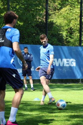 23 04 2026, xrekx, Soccer 2 Bundesliga, Karlsruher SC Training v l Marvin Wanitzek Karlsruher SC DFL DFB REGULATIONS PROHIBIT ANY USE OF PHOTOGRAPHS as IMAGE SEQUENCES and or QUASI VIDEO Karlsruhe