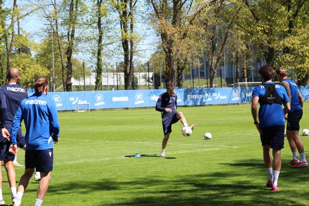 23 04 2026, xrekx, Soccer 2 Bundesliga, Karlsruher SC Training v l Christian Eichner Trainer Karlsruher SC DFL DFB REGULATIONS PROHIBIT ANY USE OF PHOTOGRAPHS as IMAGE SEQUENCES and or QUASI VIDEO Karlsruhe