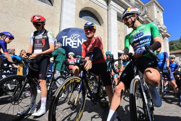 TOUR DES ALPES 2026 - UCI Cycling Race Tour of the Alps Pierre Teyssot MAXPPP ; TOUR DES ALPES 2026 - UCI Cycling Race Tour of the Alps. Arco, Italy on April 23, 2026. Stage 4, Arco - Trento (167,8 Km) Mathys RONDEL (FRA), Tom PIDCOCK (GBR) and Giulio PELLIZZARI (ITA) Pierre Teyssot Maxppp Arco Trentino South Tyrol Italy  Copyright: xMAXPPPxPierrexTeyssotx TEY62937 TEY62937