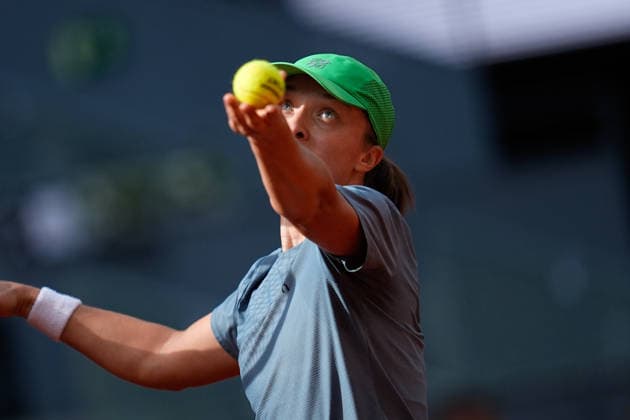 April 23, 2026, Madrid, Madrid, Spain: Iga Swiatek of Poland practices during the Mutua Madrid Open 2026, ATP, Tennis Herren Masters 1000 and WTA, Tennis Damen 1000, at La Caja Magica on April 23, 2026 in Madrid, Spain. Madrid Spain - ZUMAa181 20260423_zaa_a181_083 Copyright: xDennisxAgyemanx