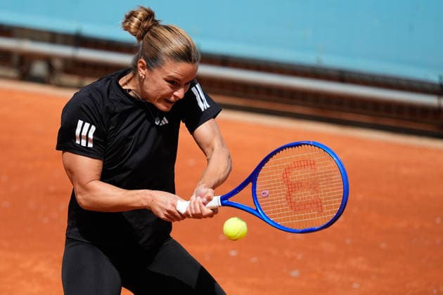 April 23, 2026, Madrid, Madrid, Spain: Maria Sakkari of Greece practices during the Mutua Madrid Open 2026, ATP, Tennis Herren Masters 1000 and WTA, Tennis Damen 1000, at La Caja Magica on April 23, 2026 in Madrid, Spain. Madrid Spain - ZUMAa181 20260423_zaa_a181_094 Copyright: xDennisxAgyemanx