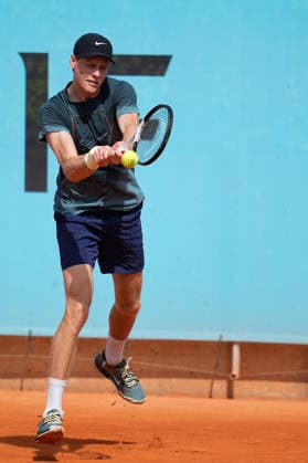 April 23, 2026, Madrid, Madrid, Spain: Jannik Sinner of Italy practices during the Mutua Madrid Open 2026, ATP, Tennis Herren Masters 1000 and WTA, Tennis Damen 1000, at La Caja Magica on April 23, 2026 in Madrid, Spain. Madrid Spain - ZUMAa181 20260423_zaa_a181_100 Copyright: xDennisxAgyemanx