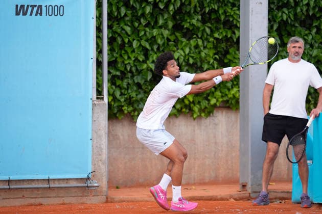 April 23, 2026, Madrid, Madrid, Spain: Arthur Fils of France practices during the Mutua Madrid Open 2026, ATP, Tennis Herren Masters 1000 and WTA, Tennis Damen 1000, at La Caja Magica on April 23, 2026 in Madrid, Spain. Madrid Spain - ZUMAa181 20260423_zaa_a181_103 Copyright: xDennisxAgyemanx