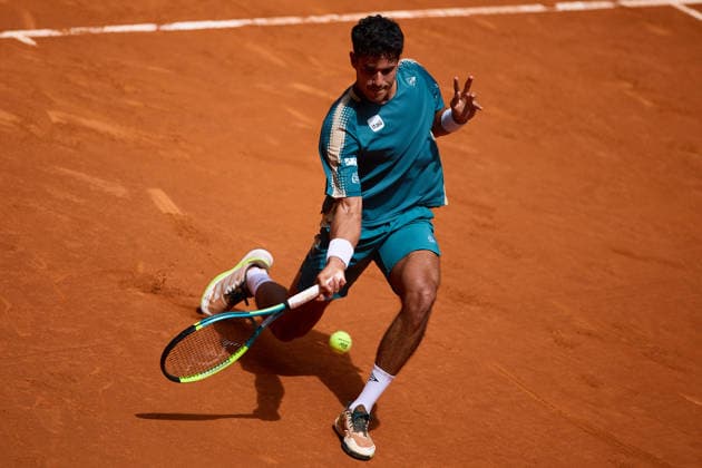 Mutua Madrid Open - Day Four Adolfo Daniel Vallejo of Paraguay plays a forehand against Grigor Dimitrov of Hungary during the GirlÕs Singles match on day four of the Mutua Madrid Open at Caja Magica on April 23, 2026, in Madrid, Spain. Madrid Caja Magica Madrid Spain RL_MMO2K26_000749 Copyright: xRicardoxLarreinax