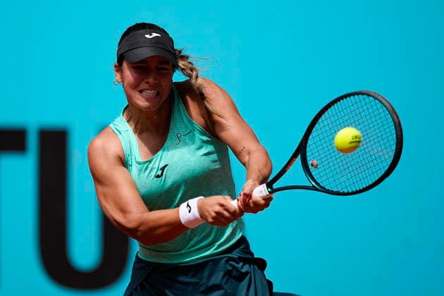 April 23, 2026, Madrid, Madrid, Spain: Jessica Bouzas of Spain plays against Diana Shnaider of Rusia during the Mutua Madrid Open 2026, ATP, Tennis Herren Masters 1000 and WTA, Tennis Damen 1000, at La Caja Magica on April 23, 2026 in Madrid, Spain. Madrid Spain - ZUMAa181 20260423_zaa_a181_142 Copyright: xOscarxJ.xBarrosox
