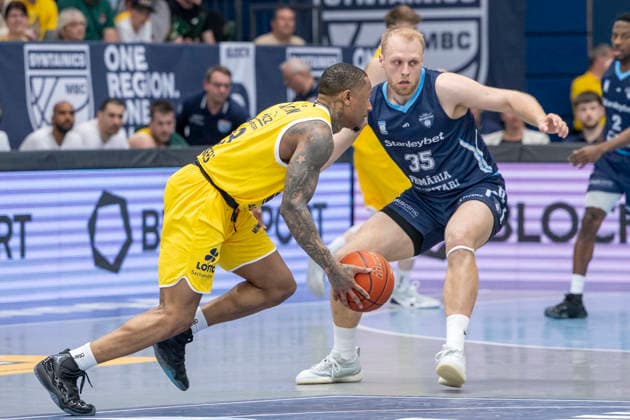 ENBL Final Four 2025 2026 Syntainics MBC vs CSO Voluntari Match for 3rd place Weissenfels, Germany April 23, 2026 In the picture from left Charles Callison Weissenfels and Tudor Georde Girbea Voluntari Weissenfels Stadthalle Weissenfels Sachsen Anhalt Germany