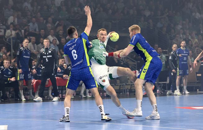 Milos Vujovic, Mathias Gidsel on the ball, Ellidi Snaer Vidarsson duel Game scene Action Sport Handball HBL Bundesliga Men 29 Matchday Season 2025 2026 23 04 2026 Füchse Berlin vs VfL Gummersbach