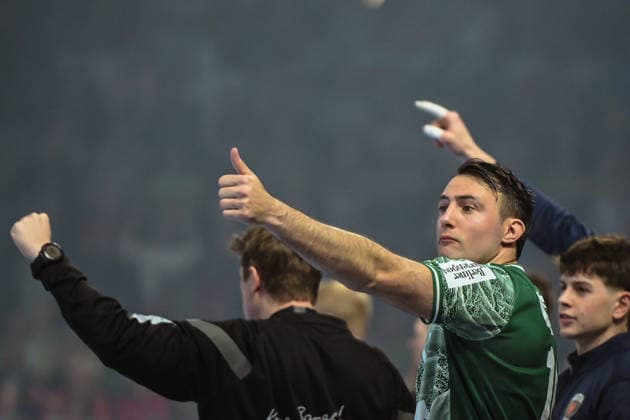 23 04 2026, xlakx, Handball Daikin HBL, Fuechse Berlin VfL Gummersbach v l Arino Aitor Fuechse Berlin Jubel Berlin Daniel Lakomski
