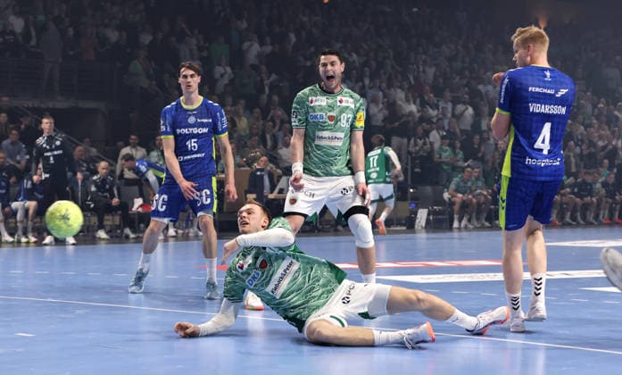 Mathias Gidsel scores a goal, Miro Schluroff, Mijajlo Marsenic, Ellidi Snaer Vidarsson duel Game scene Action Sport Handball HBL Bundesliga Men 29 Matchday Season 2025 2026 23 04 2026 Füchse Berlin vs VfL Gummersbach