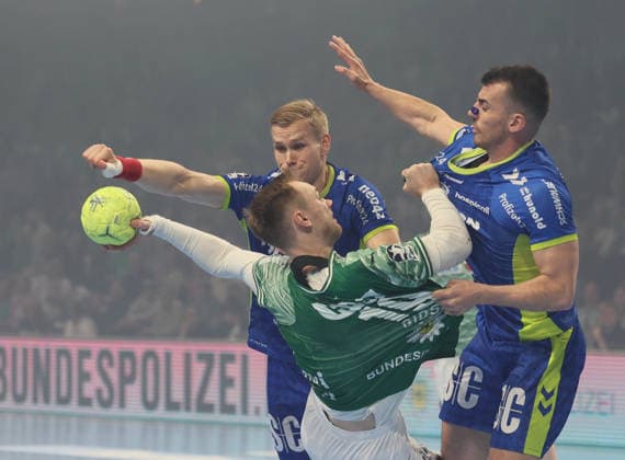 GER HBL season 2025 2026 FÜCHSE Berlin vs VfL Gummersbach, 23 04 26, Max Schmeling Halle, Berlin, defensive work VfL Gummersbach, Ellidi Snaer VIDARSSON VfL Gummersbach 4 , Mathias GIDSEL Füchse Berlin 19 , Milos VUJOVIC VfL Gummersbach 6