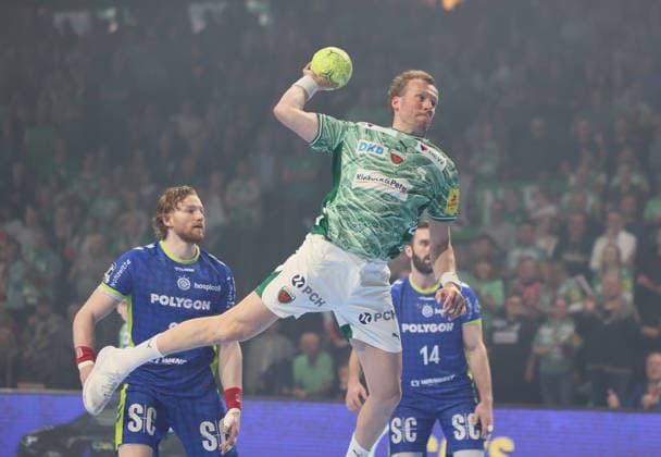 GER HBL Season 2025 2026 FÜCHSE Berlin vs VfL Gummersbach, 23 04 26, Max Schmeling Halle, Berlin, Tom KIESLER VfL Gummersbach 30 , Max DARJ Füchse Berlin 5 , Teitur EINARSSON VfL Gummersbach 14