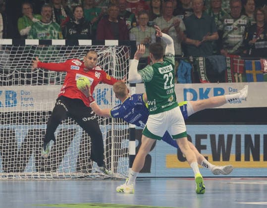 GER HBL Season 2025 2026 FÜCHSE Berlin vs VfL Gummersbach, 23 04 26, Max Schmeling Halle, Berlin, Dejan MILOSAVLJEV Füchse Berlin 96 , Ellidi Snaer VIDARSSON VfL Gummersbach 4 , Nejc CEHTE Füchse Berlin 22